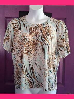TanJay Multi-Color Animal Print Short Sleeve Blouse